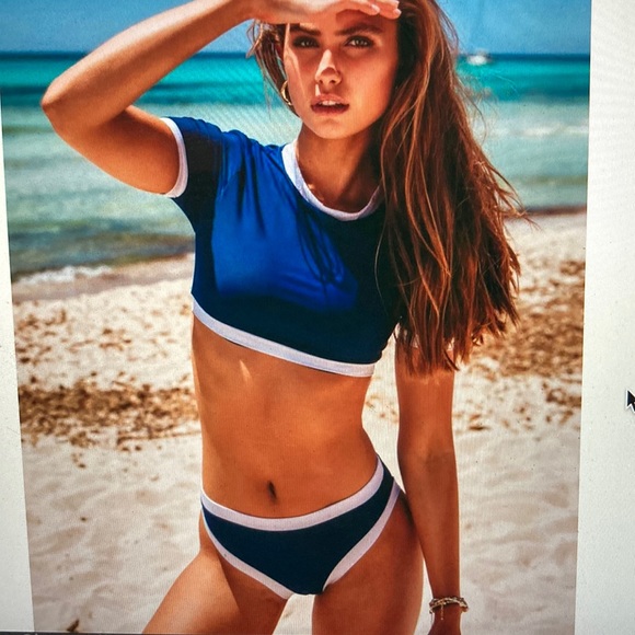 Crop Top Bikini - Picture 3 of 10